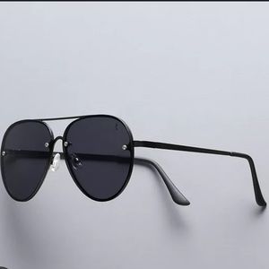 Black Aviator Sunglasses